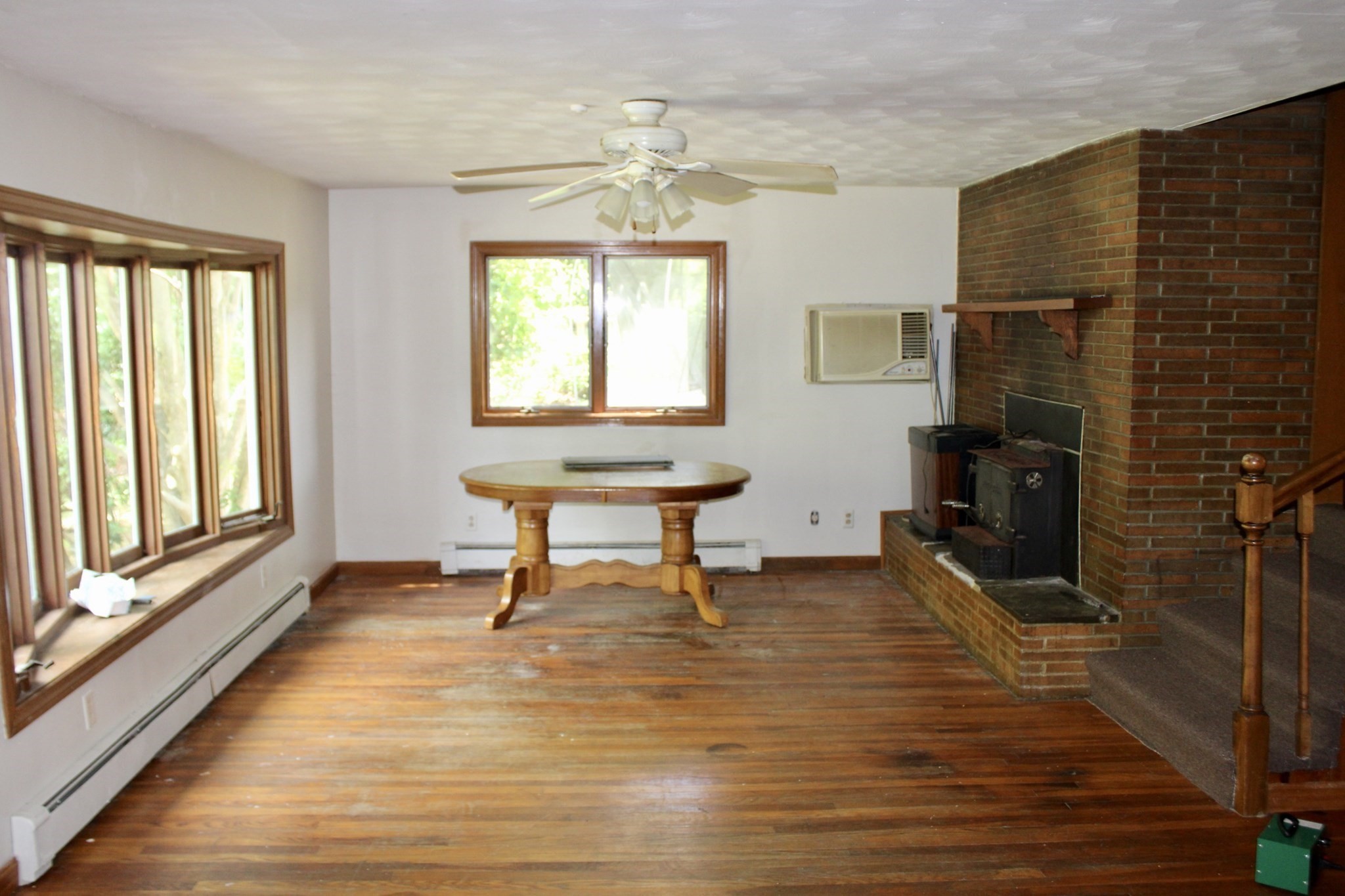 87 Bellevue Dr East Property Photo 4