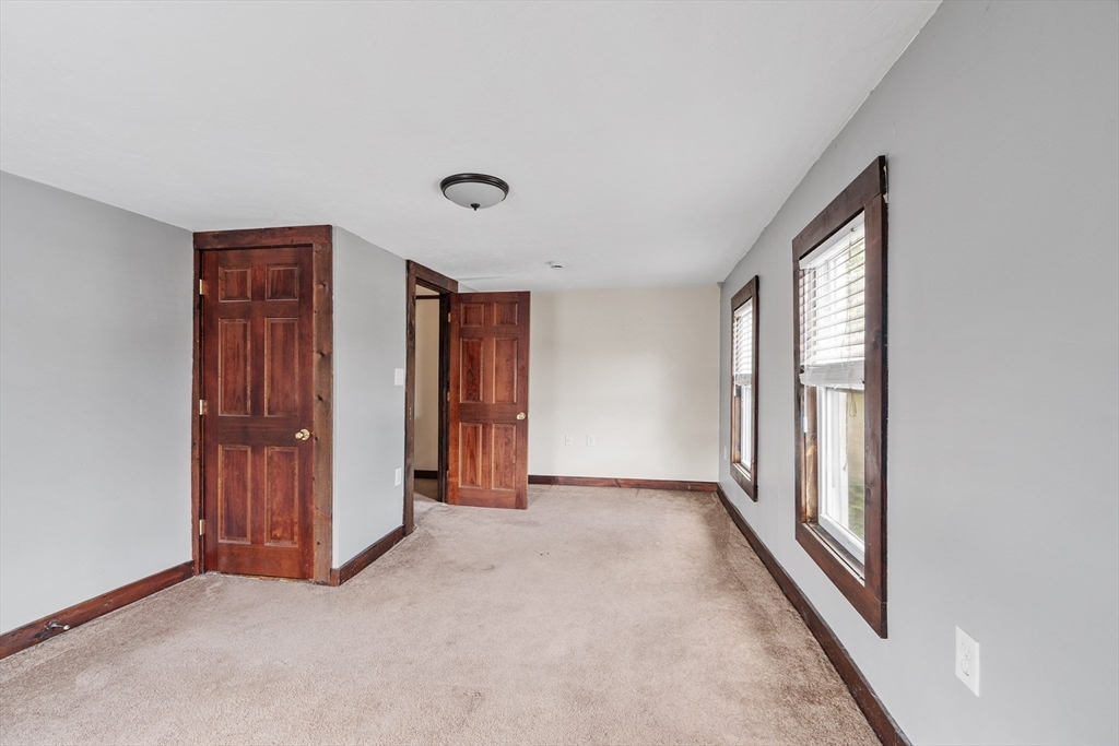 7-9 Oriental Ct Property Photo 9
