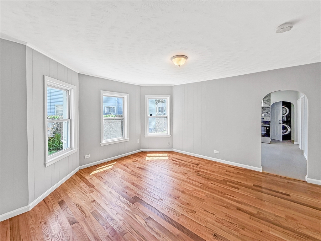 70 Cutler St Property Photo 3