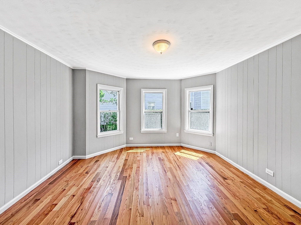 70 Cutler St Property Photo 4