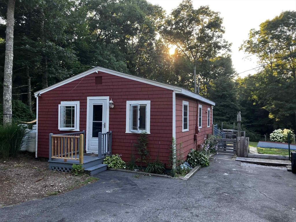 637 Wareham Rd Property Photo 1