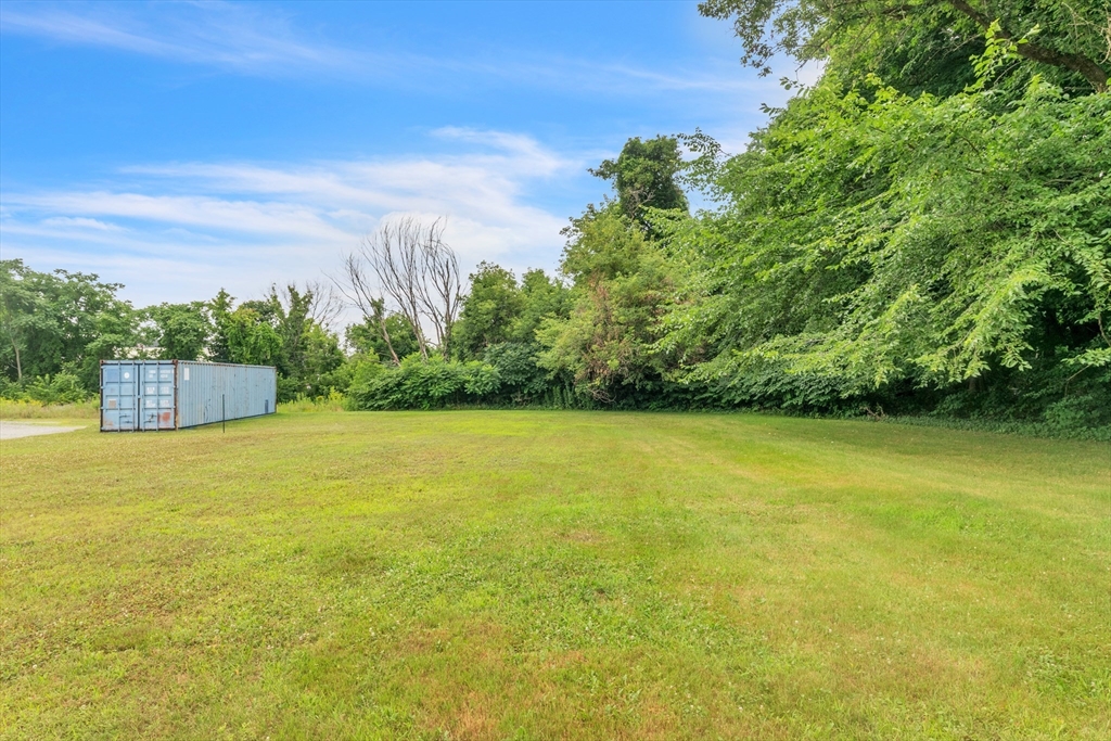 2019 Bridge St Property Photo 3