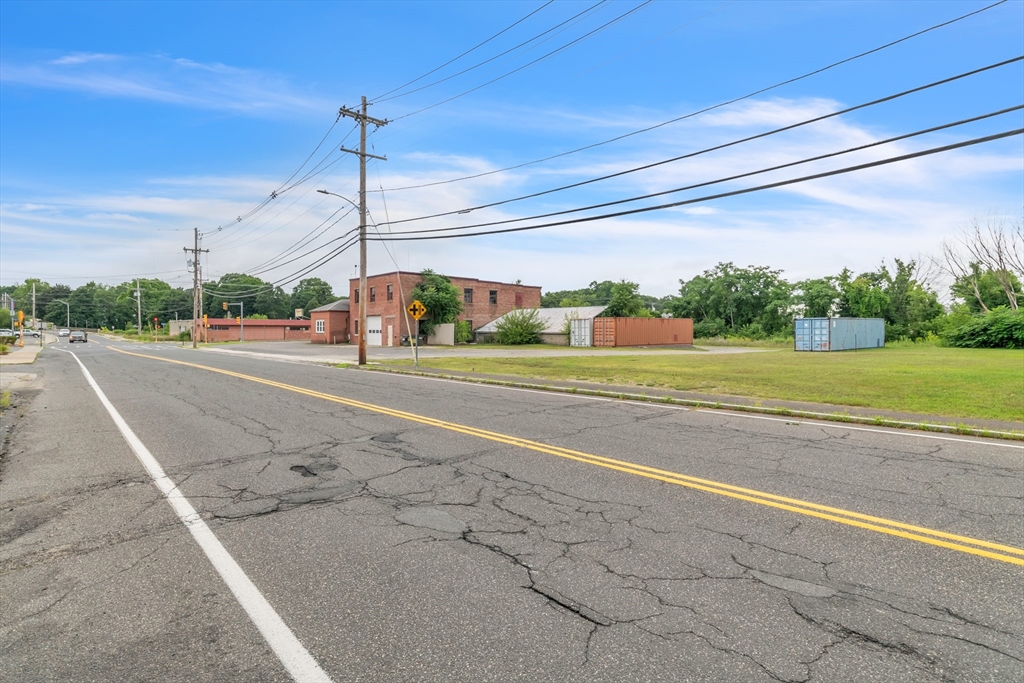 2019 Bridge St Property Photo 11