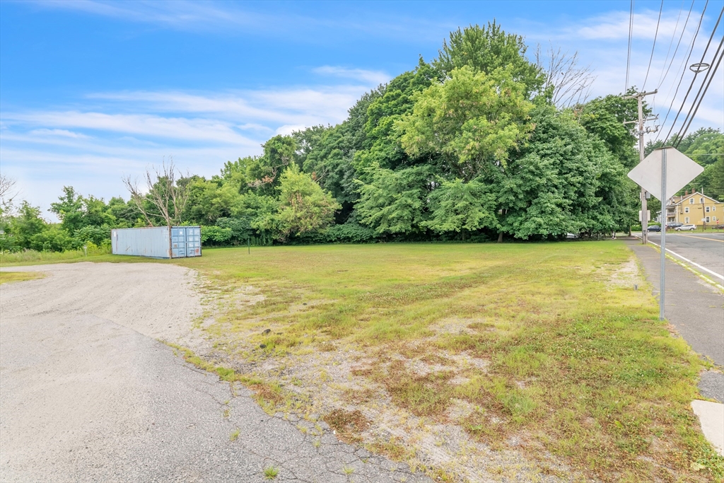 2019 Bridge St Property Photo 12