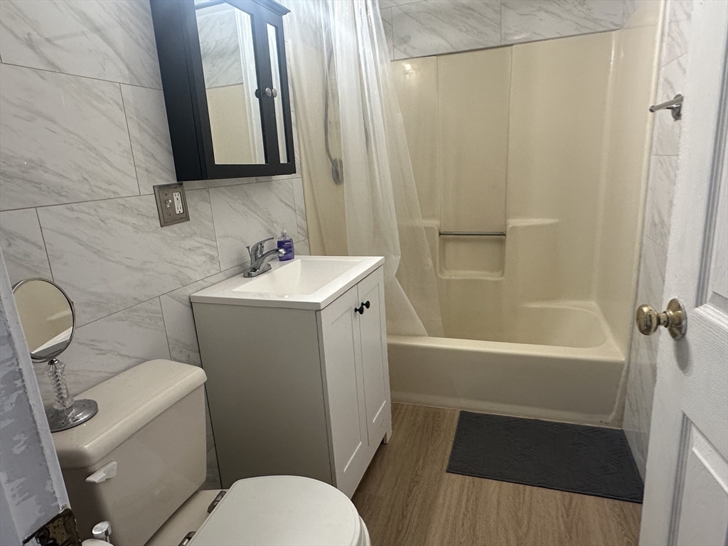 228 Lawrence Street Property Photo 16