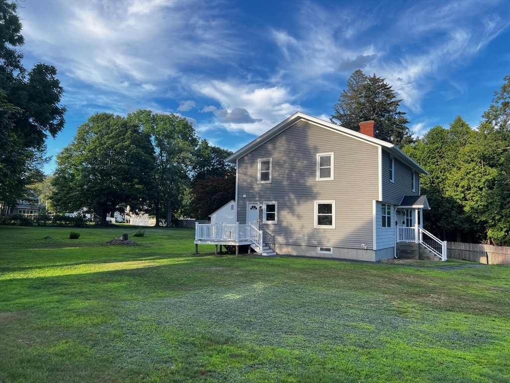 9 Homestead Ave Property Photo 4