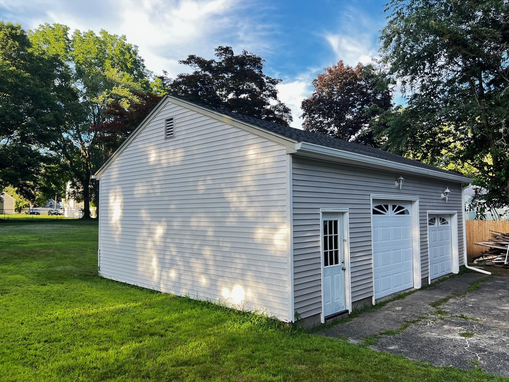 9 Homestead Ave Property Photo 8