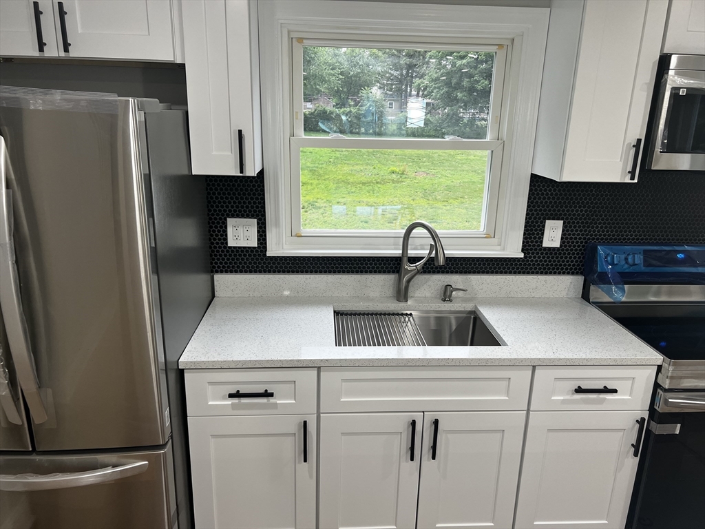 9 Homestead Ave Property Photo 18