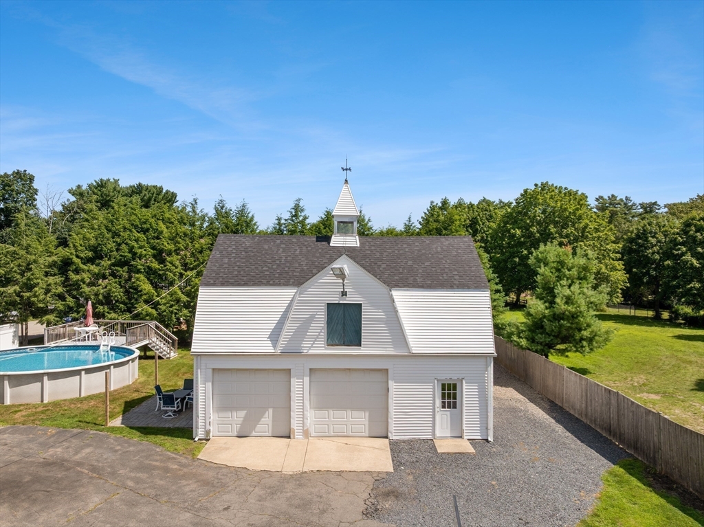 52 Oak Street Property Photo 2