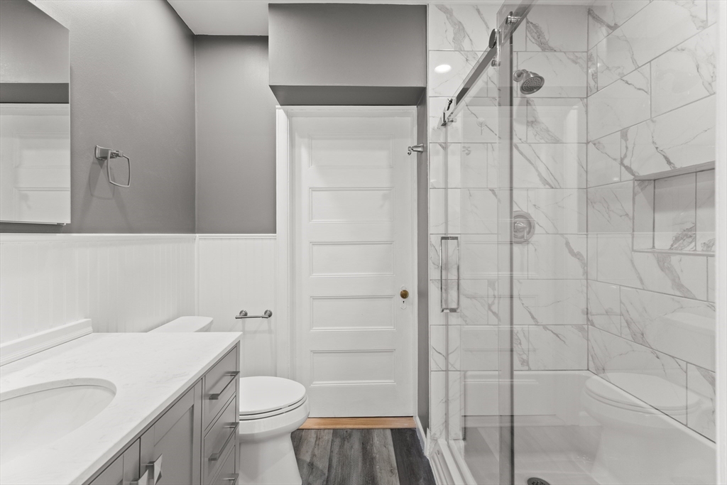 52 Oak Street Property Photo 8