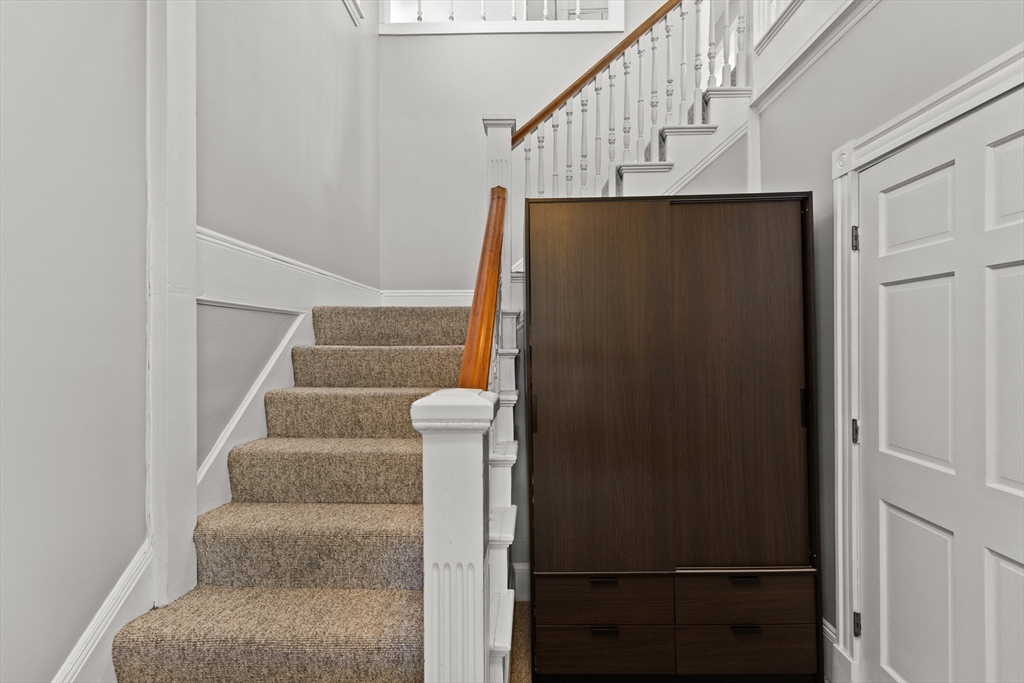 52 Oak Street Property Photo 12