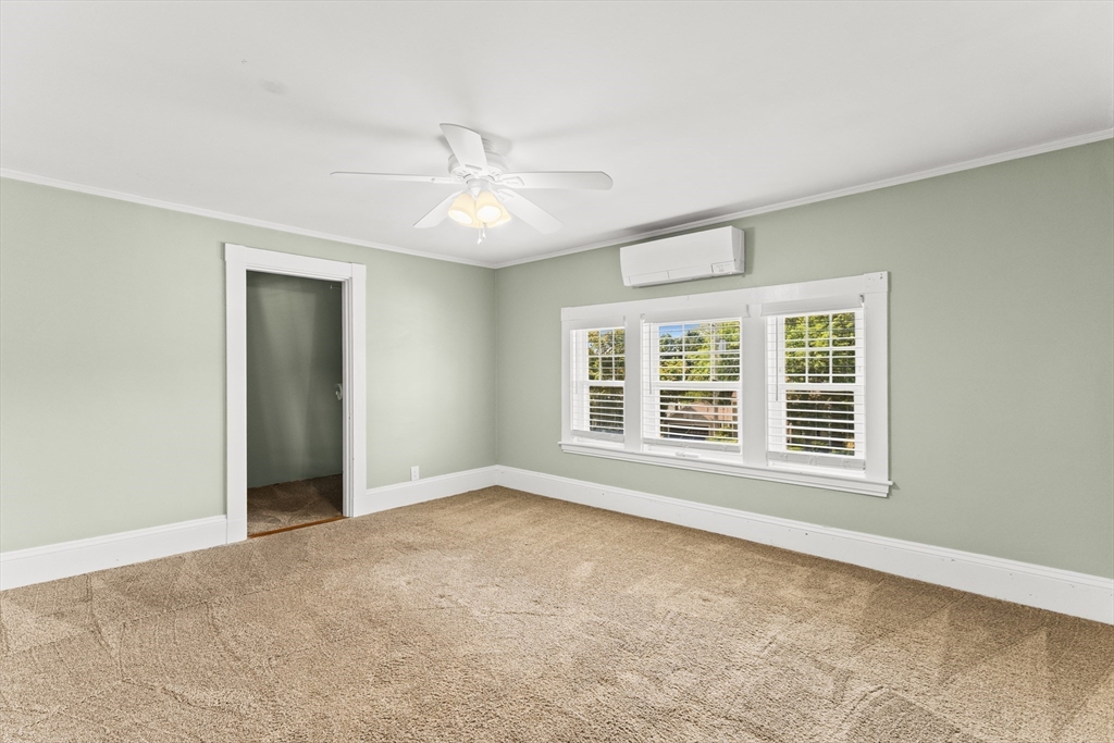 52 Oak Street Property Photo 23