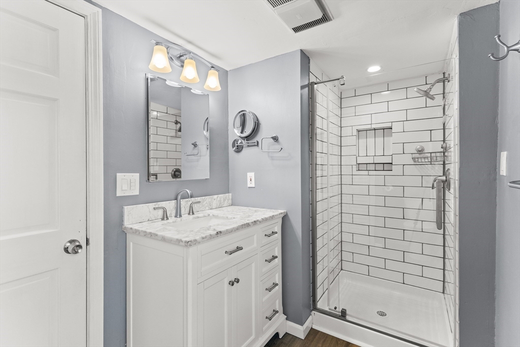 52 Oak Street Property Photo 26