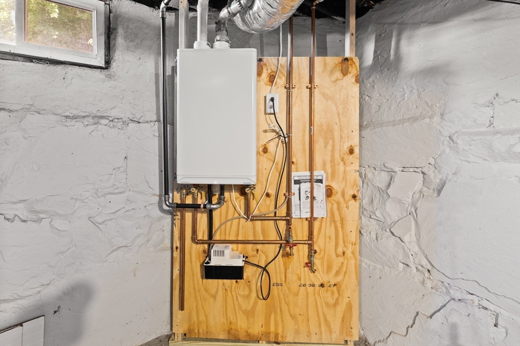 52 Oak Street Property Photo 28