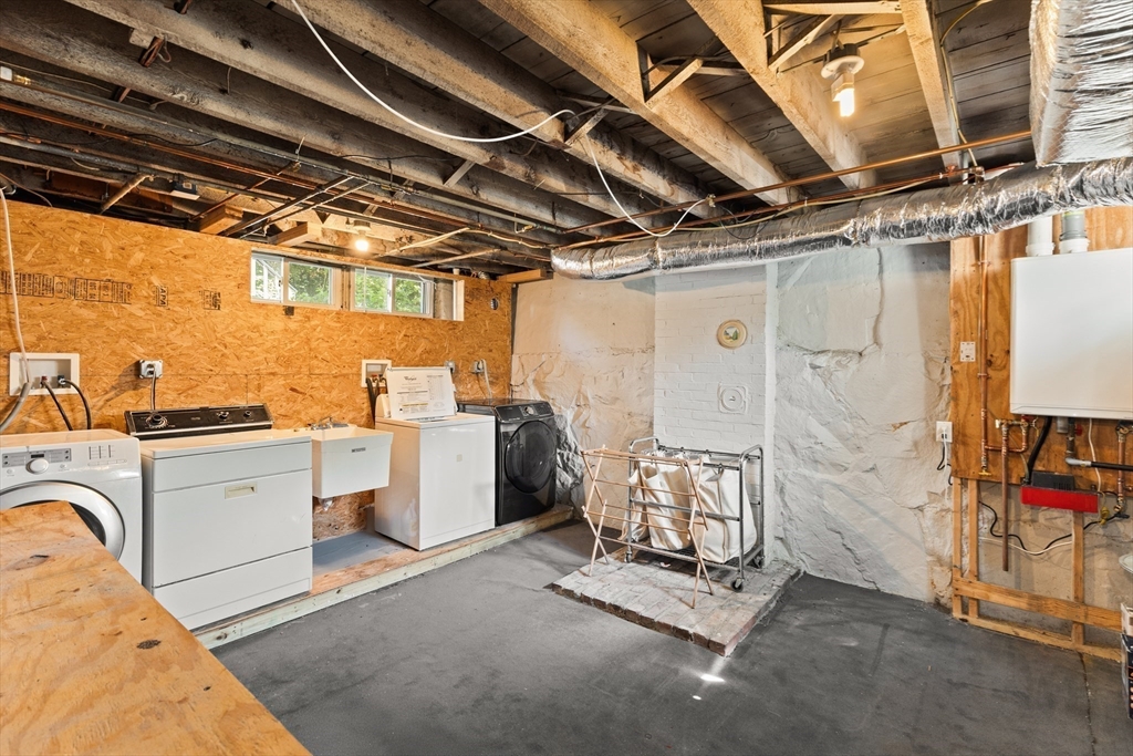 52 Oak Street Property Photo 29