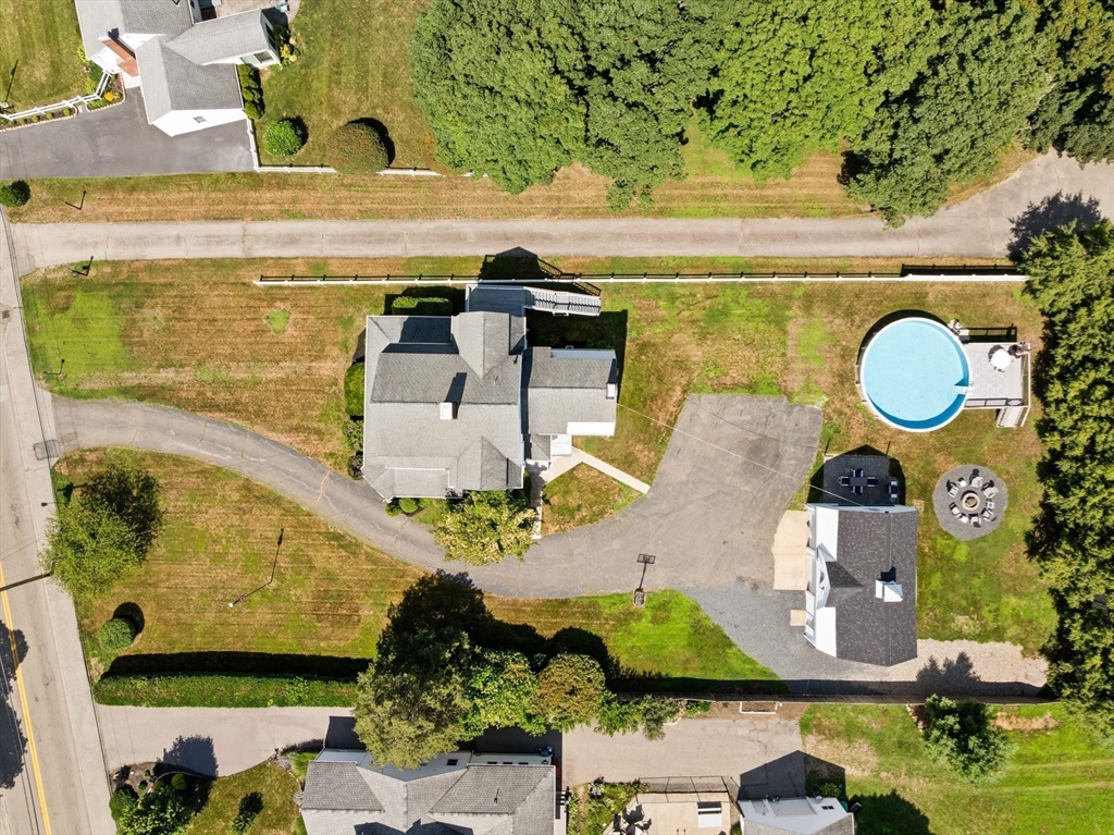 52 Oak Street Property Photo 31