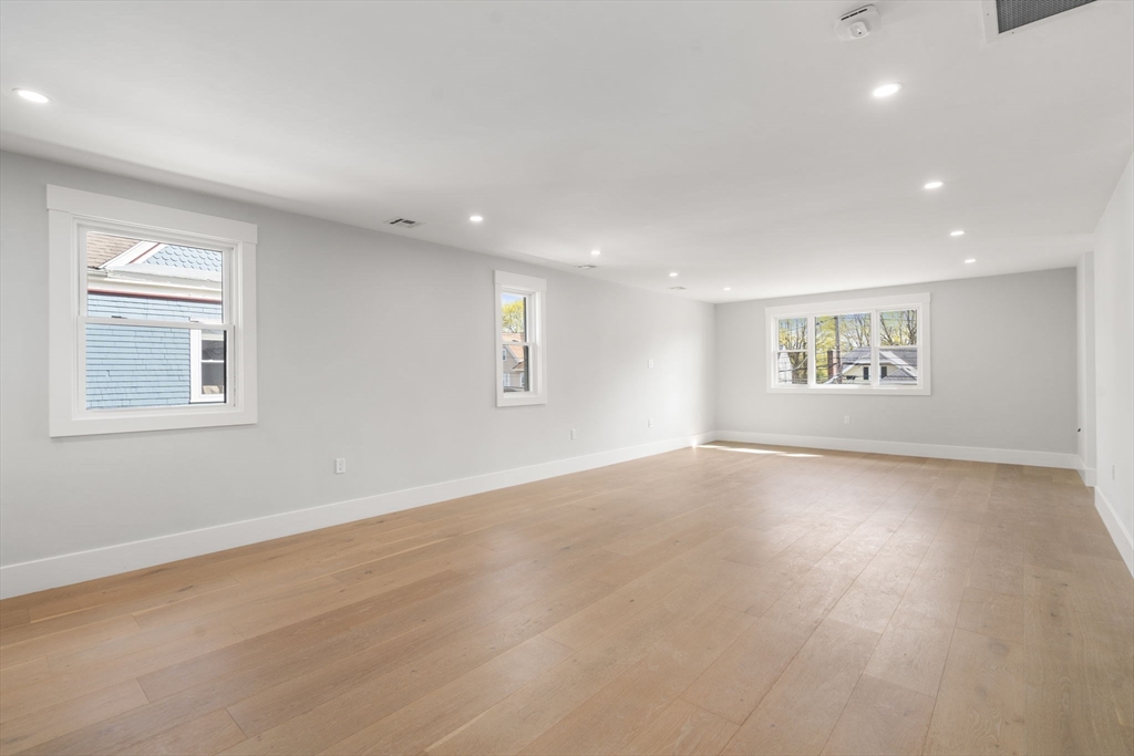 137-139 Crafts Street Property Photo 23