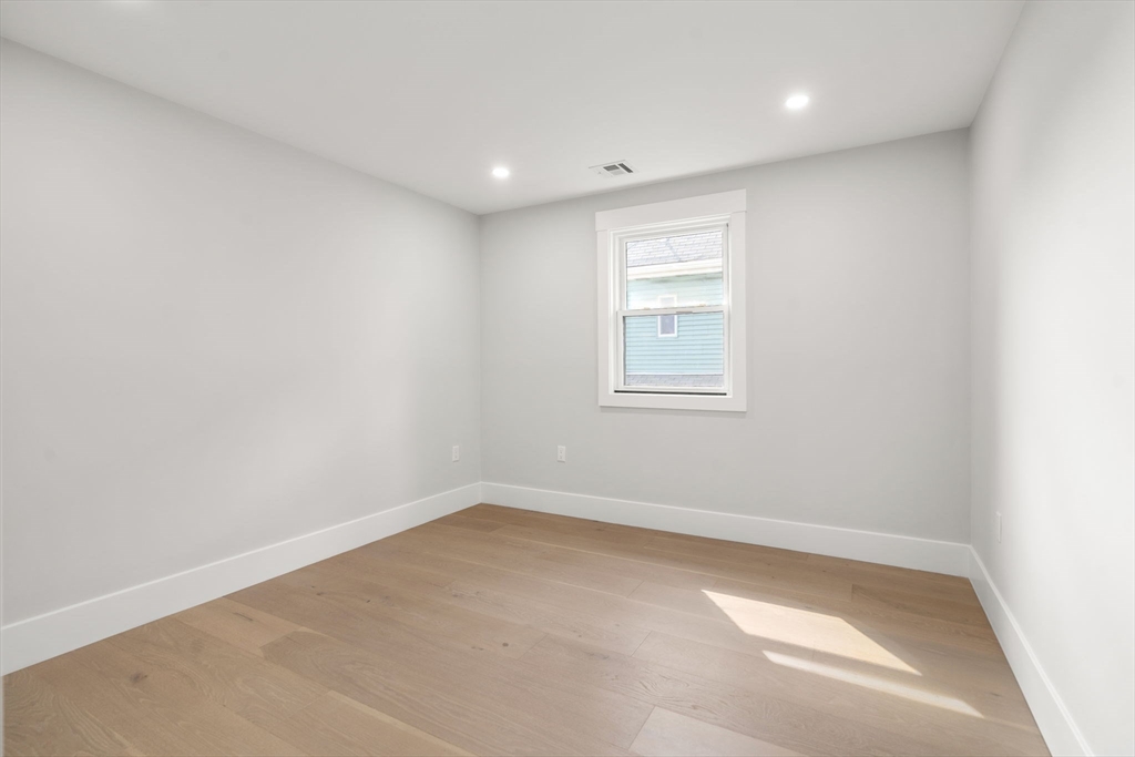 137-139 Crafts Street Property Photo 24