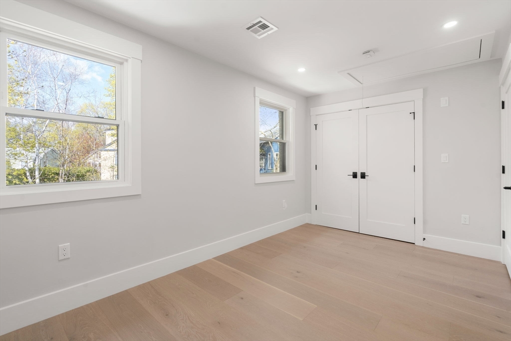 137-139 Crafts Street Property Photo 28