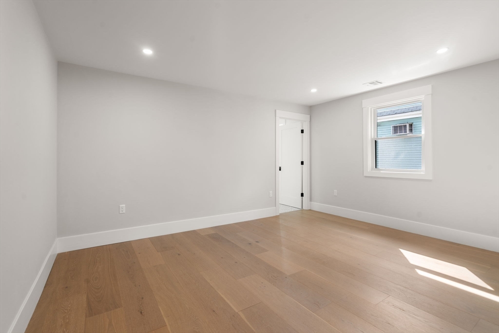 137-139 Crafts Street Property Photo 29