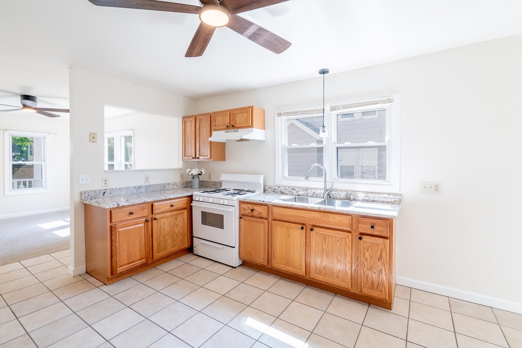 98-100 Cherrelyn St Property Photo 4