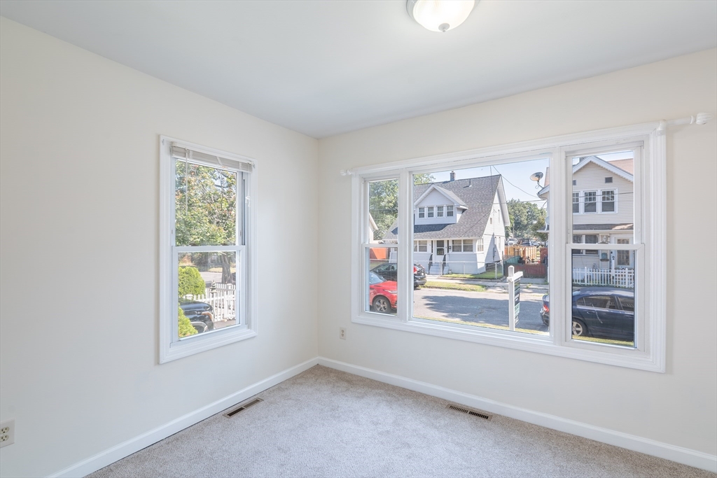 98-100 Cherrelyn St Property Photo 9