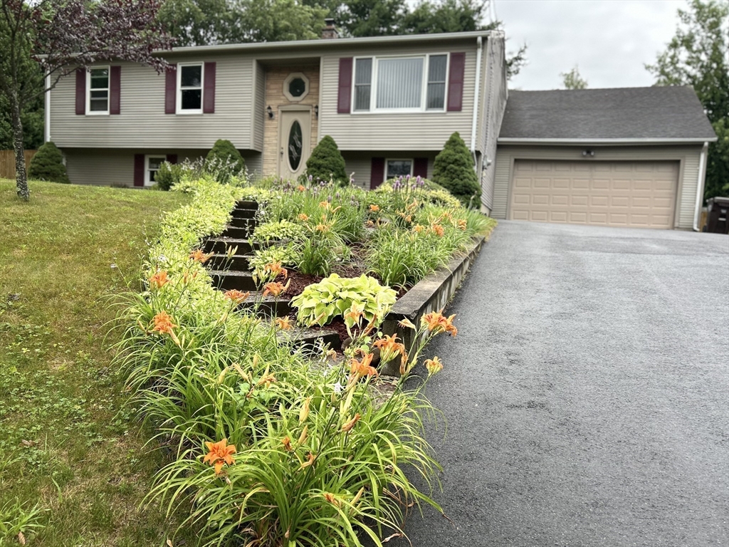 1085 North Street Ext. Property Photo 1