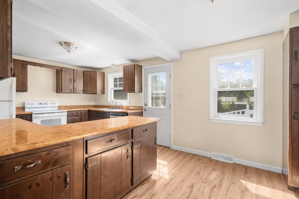 60 Packard St. Property Photo 18