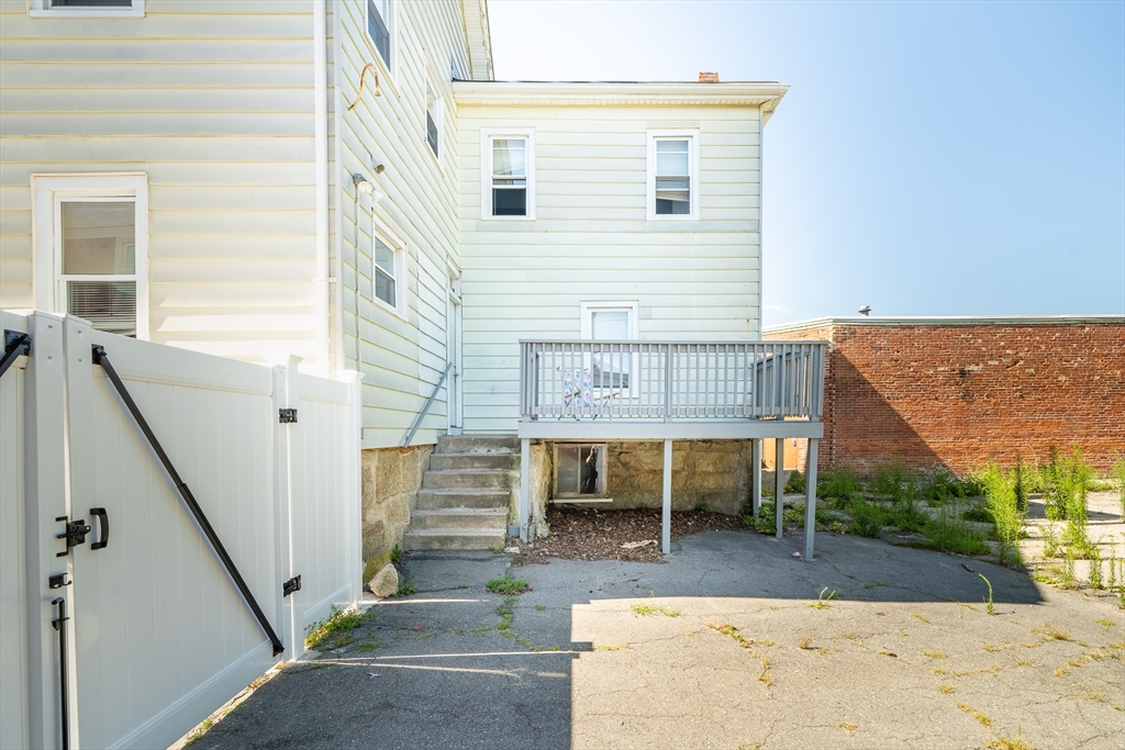 84 Florence St Property Photo 2