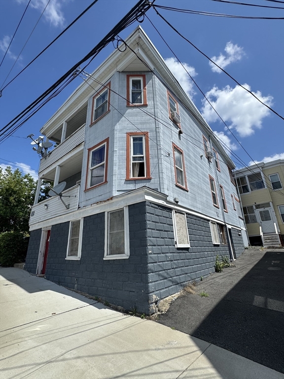 39 Ayer St Property Photo 1