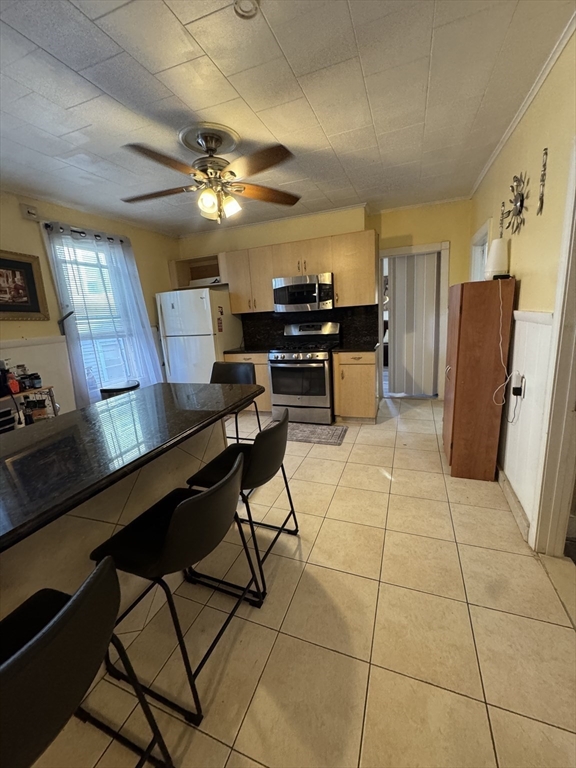 39 Ayer St Property Photo 5