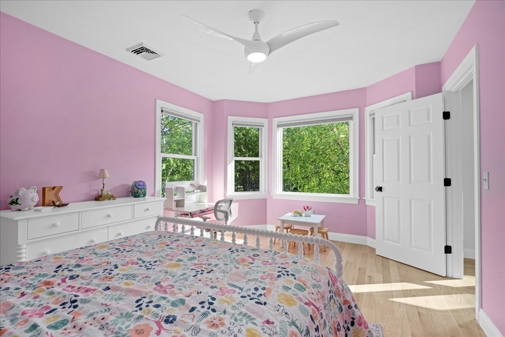 9 Park Grove Ln Property Photo 32