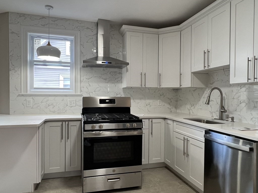 39 Rawson Rd # 3 Property Photo 1