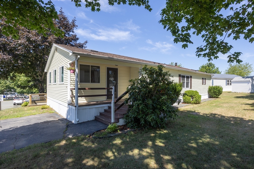 1 Betsy Ross Rd Property Photo 1