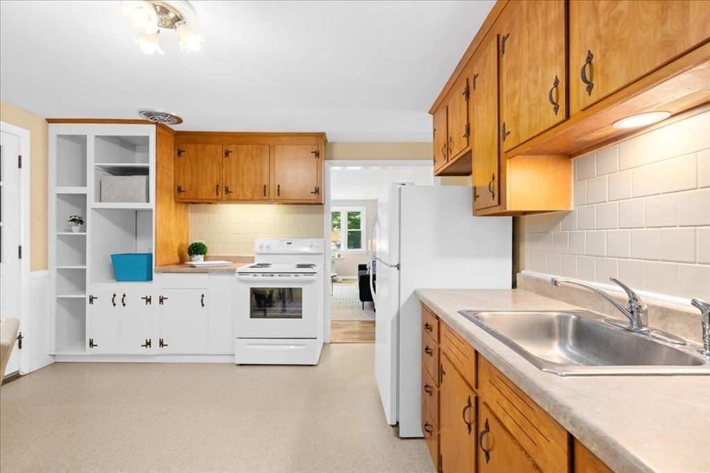 8 Reardon Rd Property Photo 9