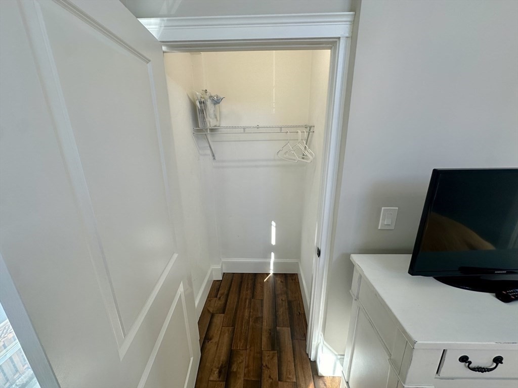 8 Osborne St # 3 Property Photo 6