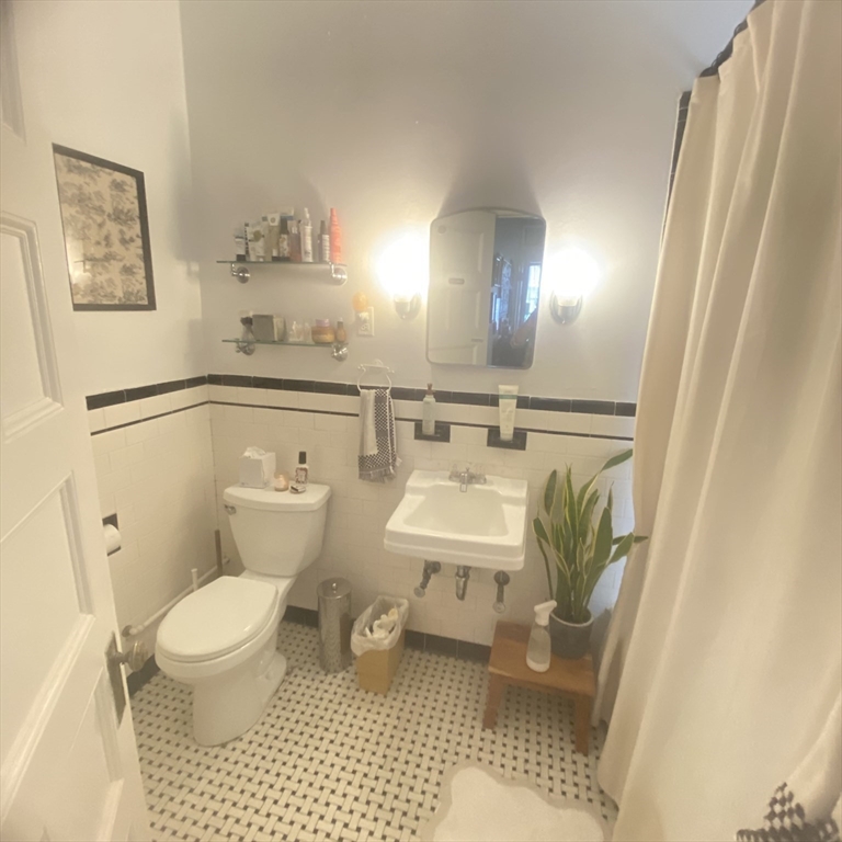 259 Beacon # 52 Property Photo 8