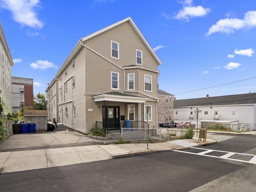 271 Mulberry St Property Photo 1