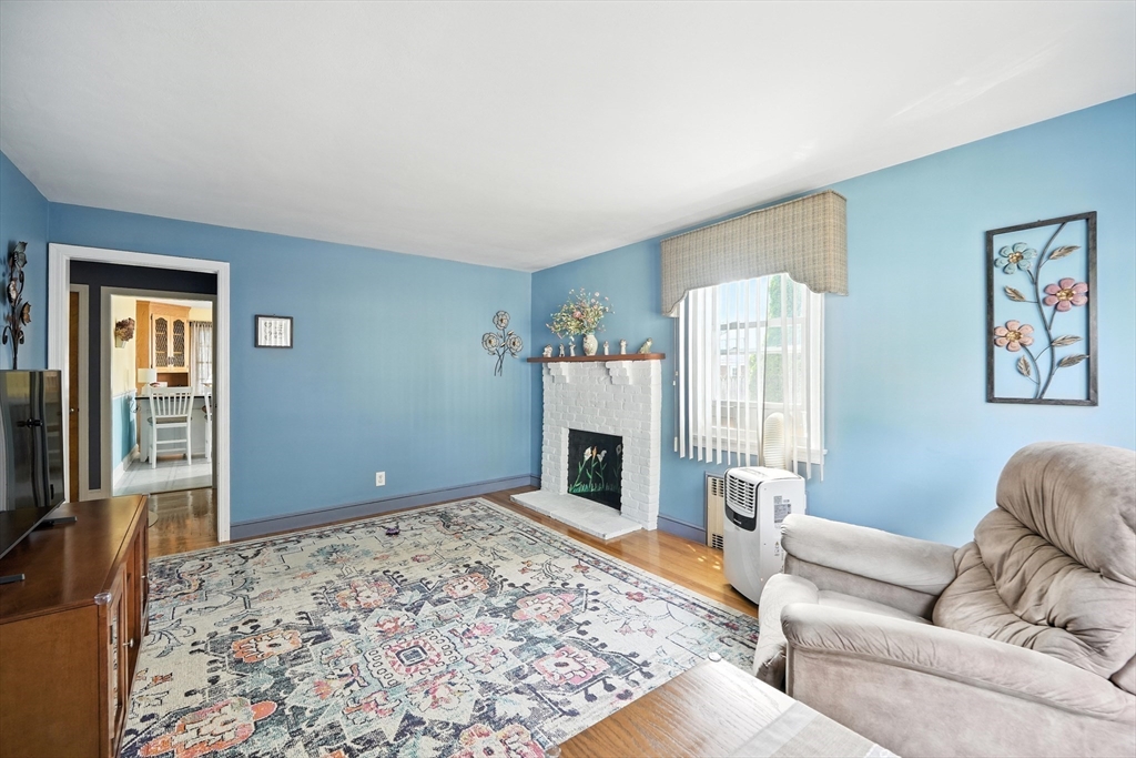 103 Bonneville Ave Property Photo 4