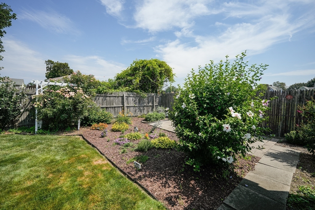 103 Bonneville Ave Property Photo 22