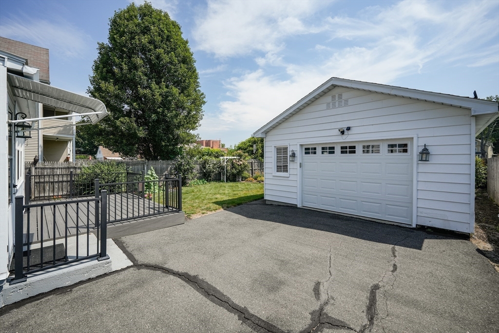 103 Bonneville Ave Property Photo 25