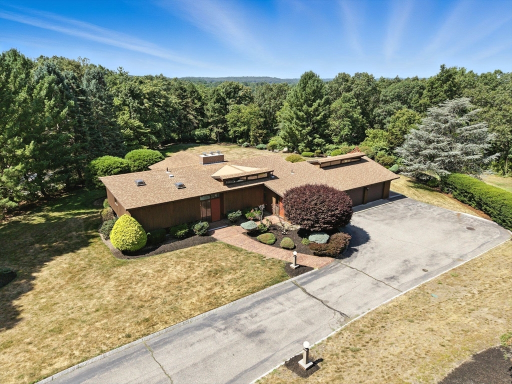 16 Tedford Ln Property Photo 1