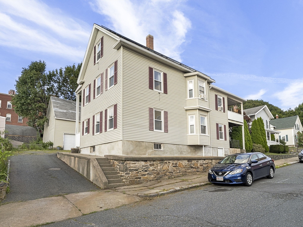 19 Chrome Street Property Photo 3