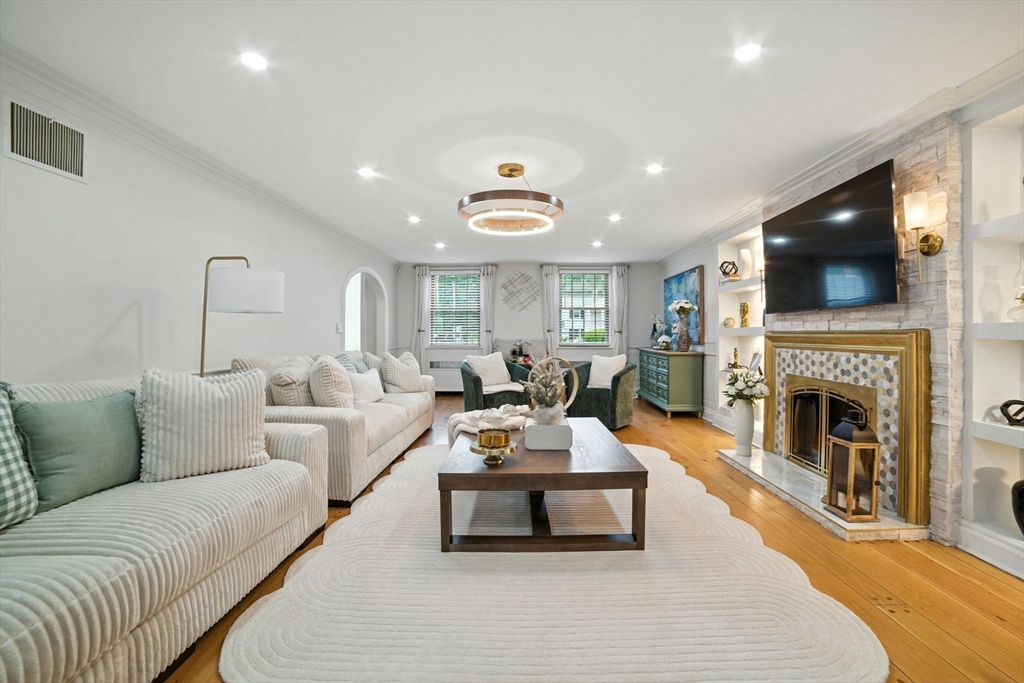 73 Sherwood Ln