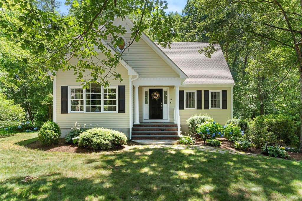 25 Oxford Dr Property Photo 1