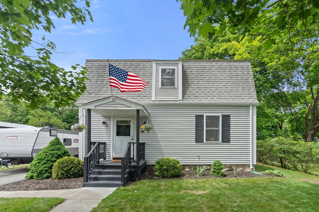 147 Oak Property Photo 1