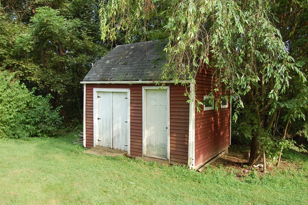 10 Sampson St. Property Photo 5