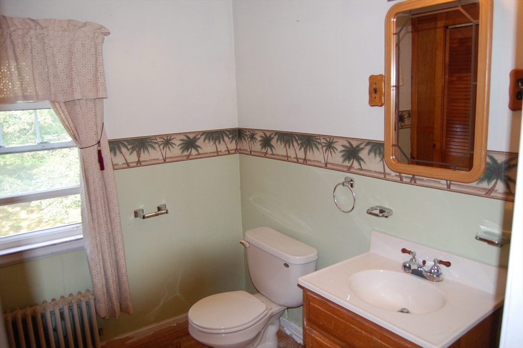 10 Sampson St. Property Photo 15