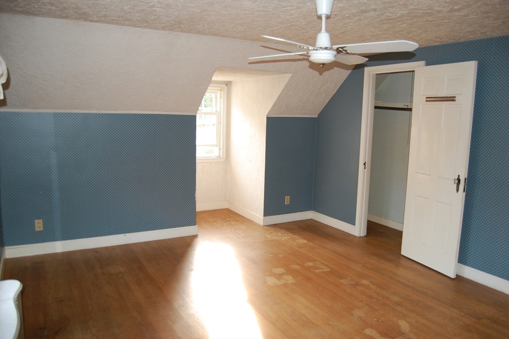 10 Sampson St. Property Photo 16