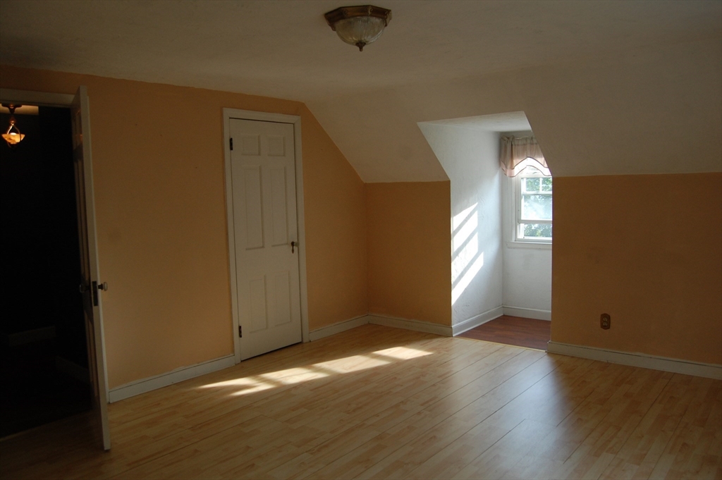 10 Sampson St. Property Photo 17